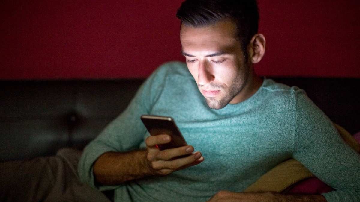 What Is Red Pill Content Meaning, Beliefs & Online Impact